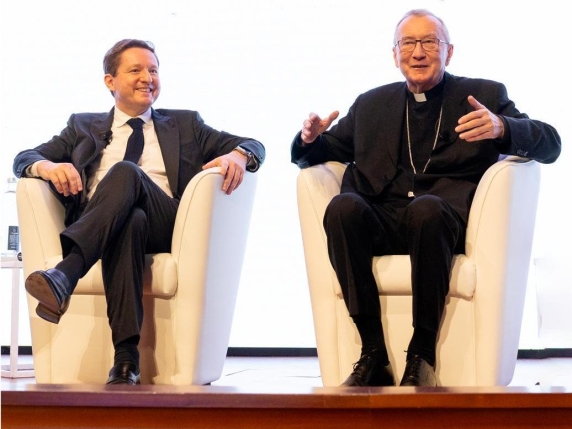 Parolin invita gli studenti a dedicarsi attivamente alla politica