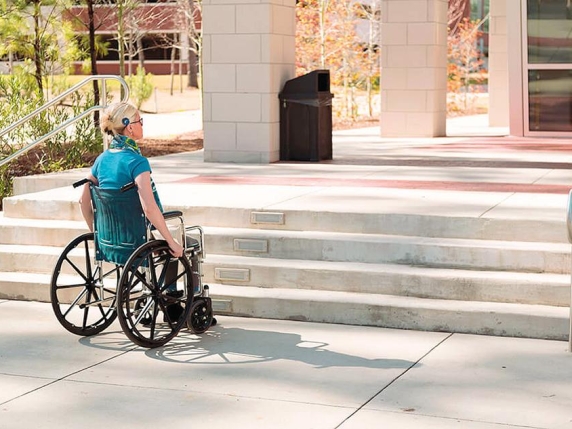 Progetti per eliminare le barriere architettoniche avanzano lentamente, approvati da nove Comuni