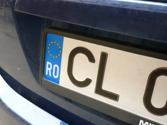 Rastrelli (FdI) chiede chiarimenti al governo sui 35 mila veicoli con targa estera in Campania e le conseguenze fiscali e di concorrenza sleale