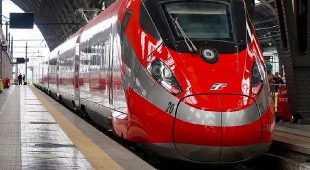 Rivoluzione dei prezzi dinamici per i biglietti Trenitalia: impatti sull'Alta Velocità e strategie per risparmiare