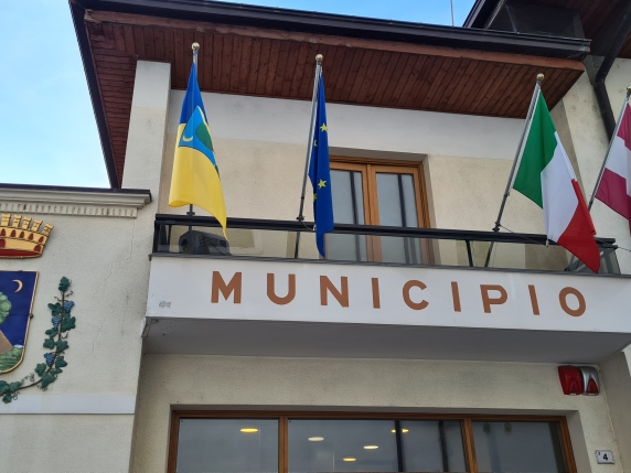 Roverè della Luna, il Comune assegna incarichi diretti alla cooperativa del sindaco e rinnova contratti per pulizie e Progettone. La risposta: azioni corrette