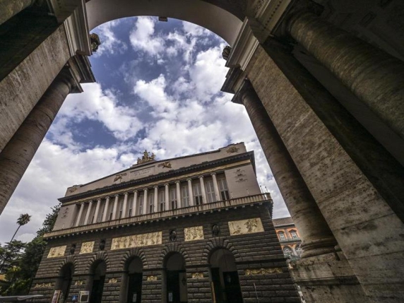 Teatro San Carlo, Manfredi concentra la sua attenzione su bilancio e programma