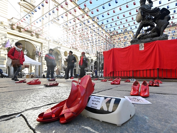 Torino, conflitti nella coalizione: il cambiamento al femminile del Comune si ferma per la questione del gender manager