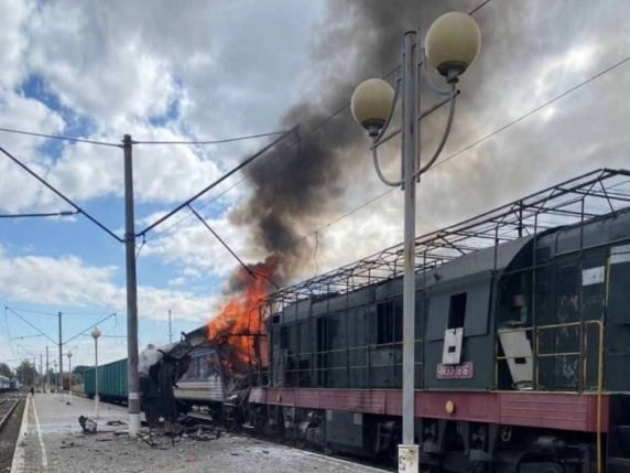 Ucraina, il conflitto ferroviario: droni e attacchi mirati, la battaglia tra Mosca e Kiev sui binari