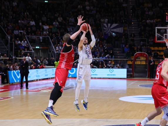 Fortitudo vince in casa contro Pistoia con un margine di sicurezza 81-61