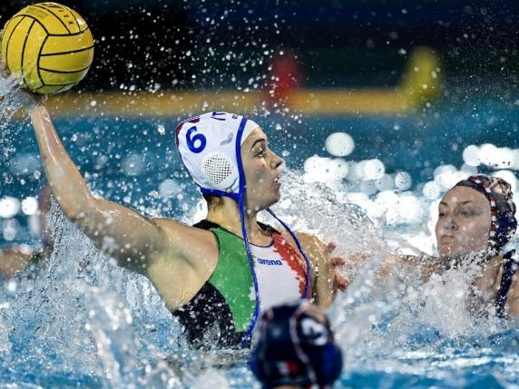 Pallanuoto, Setterosa schiaccia la Francia 24-5 e avanza in semifinale all'Europeo