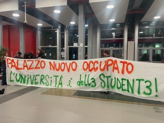 Scontri all'Università di Torino e il dibattito su chi protegge i violenti